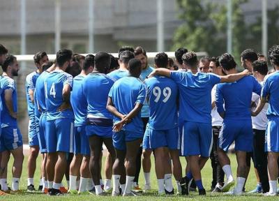 حضور بازیکنان استقلال در تست های پزشکی