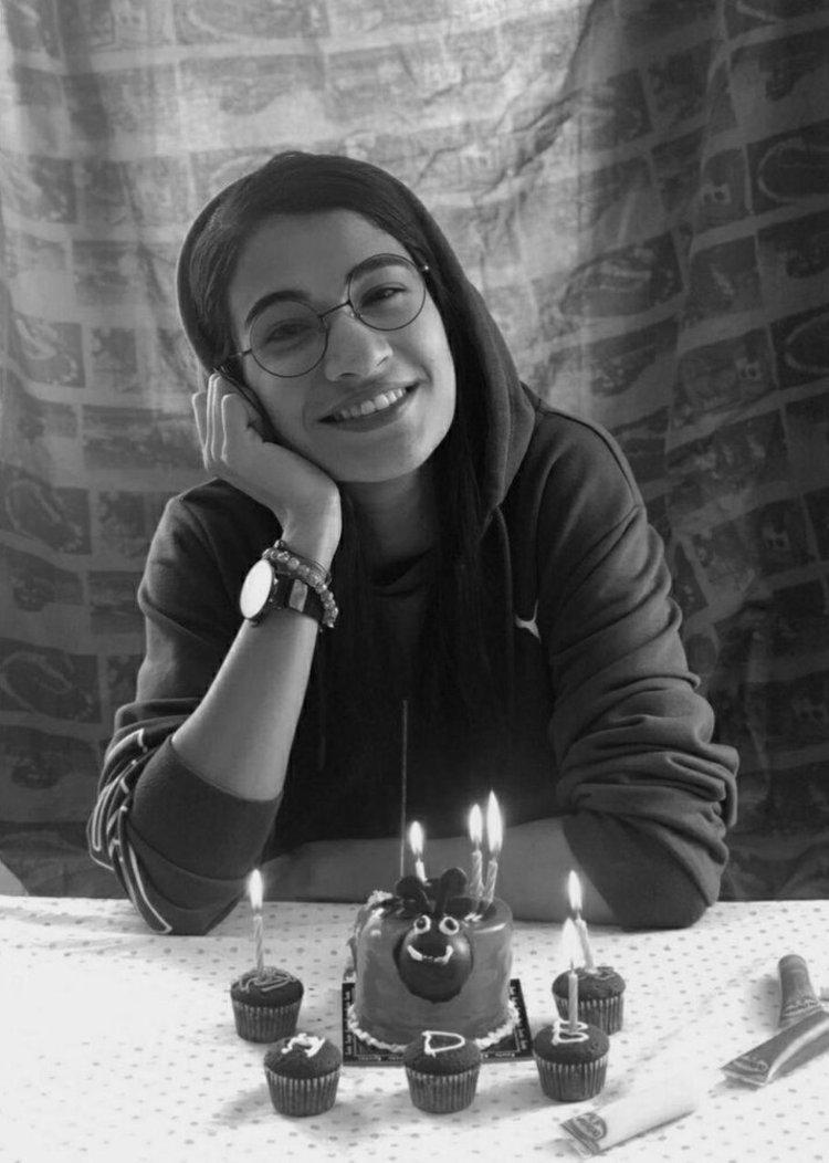 (عکس) جشن تولد فوتبالیست زن معروف ایرانی در قرنطینه (عکس) جشن تولد فوتبالیست زن معروف ایرانی در قرنطینه