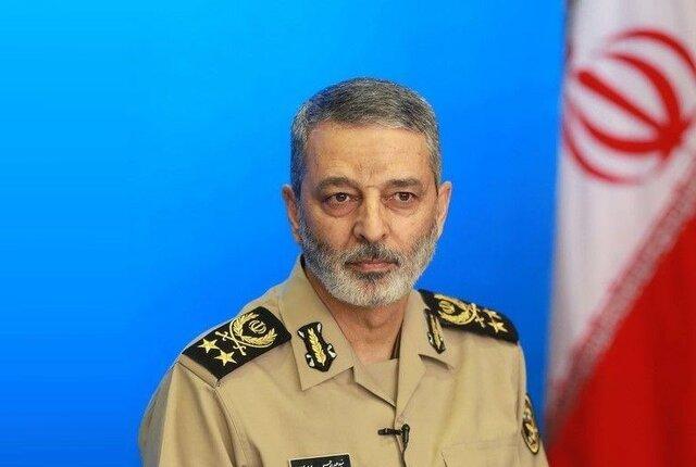 بازدید سرزده فرمانده کل ارتش از اردوگاه تابستانی دانشجویان بازدید سرزده فرمانده کل ارتش از اردوگاه تابستانی دانشجویان دانشگاه های افسری