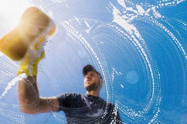 چگونه همیشه شیشه هایی براق داشته باشید؟