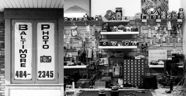 یک تعمیرگاه کوچک دوربین در بالتیمور که فعلا همراه انقلاب دیجیتال نشده و ایده برای ساختن موزه های خصوصی، فروشگاه ها و تعمیرگاه های وسایل فناورانه دهه های قبل