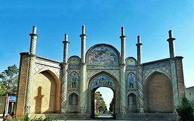 دروازه ارگ سمنان، دروازه ای به جای مانده از ارگی تاریخی دروازه ارگ سمنان، دروازه ای به جای مانده از ارگی تاریخی