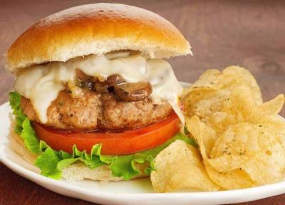 طرز تهیه برگر مرغ و قارچ به روش رستورانی